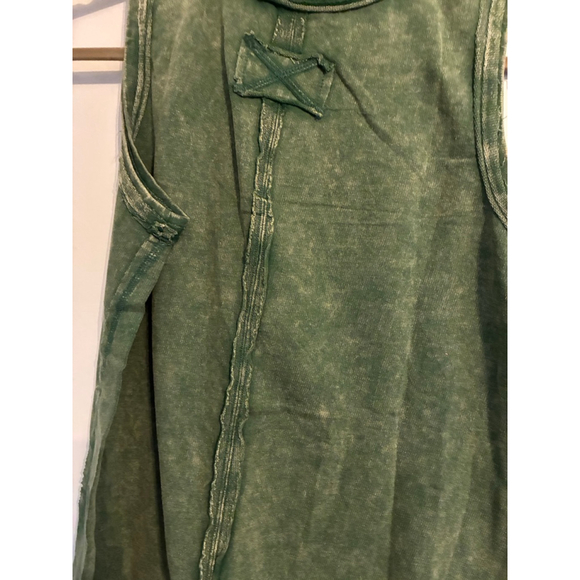 0122 NWOT Zenana stone washed dark green tank top. Grunge Size Medium - Picture 7 of 10